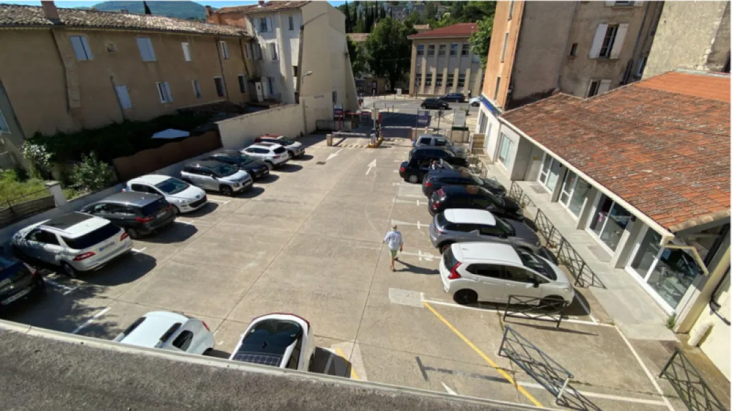 Ensemble Immobilier Polyvalent d'environ 4050 m² à APT