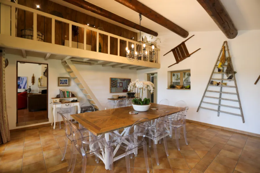 Demeure de prestige Murs 16 pièces avec dépendance et piscine chauffée