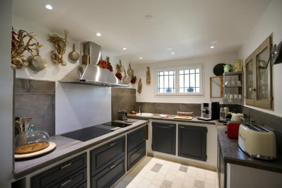 Demeure de prestige Murs 16 pièces avec dépendance et piscine chauffée