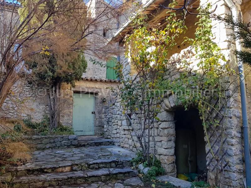 Village house in Saint-Trinit of approximately 182.66 sqm with garden.