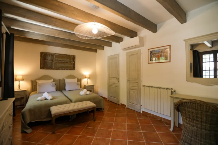 Demeure de prestige Murs 16 pièces avec dépendance et piscine chauffée