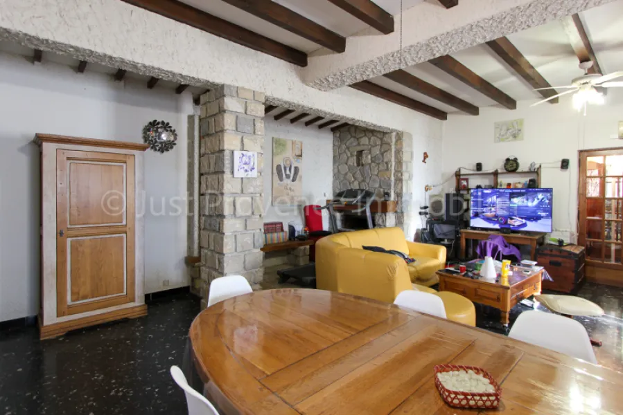 For sale, property complex in Vaison La Romaine