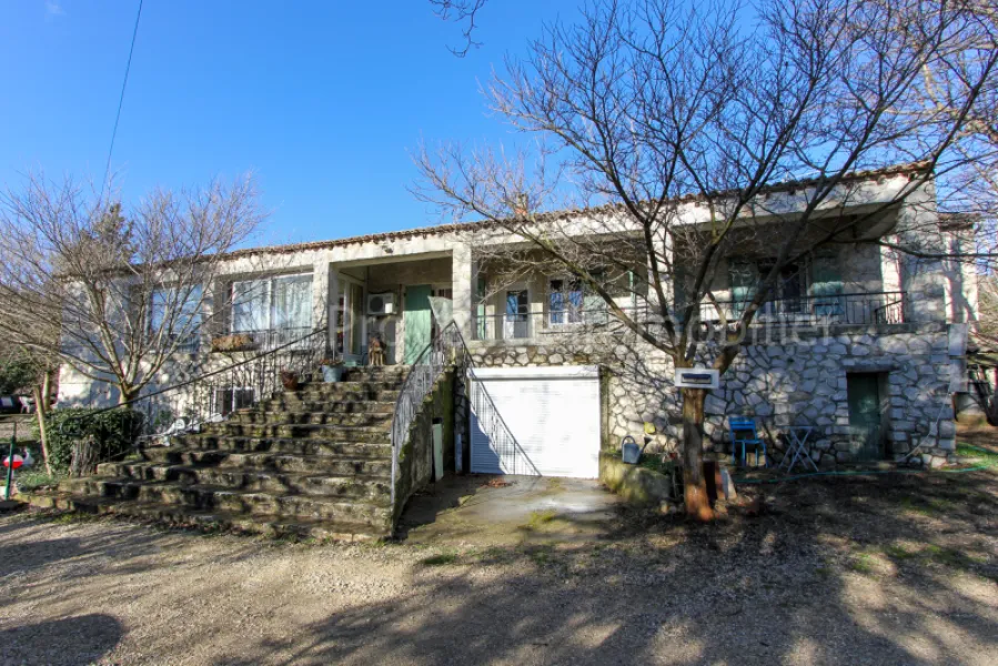 For sale, property complex in Vaison La Romaine