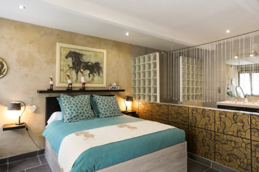 EN EXCLUSIVITÉ. Le Barroux, ensemble immobilier, avec piscine, garage et carport. .