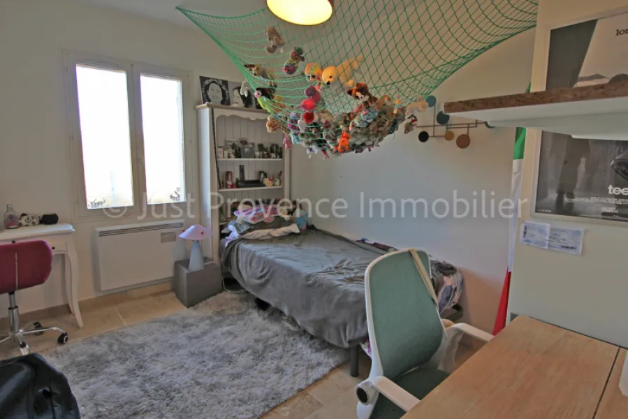 Maison Mazan 5 pièces 123 m2 avec vue sur le Ventoux sur 1172 m² de terrain.