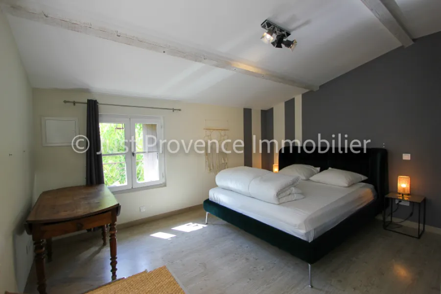 Maison Le Barroux 8 pièces 161.84 m2 avec terrasses et jardin