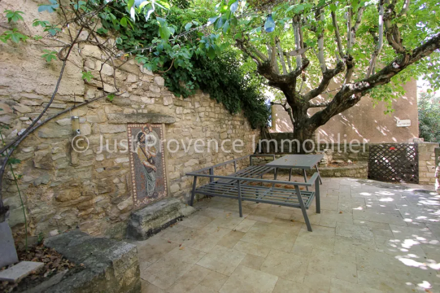 Maison Le Barroux 8 pièces 161.84 m2 avec terrasses et jardin