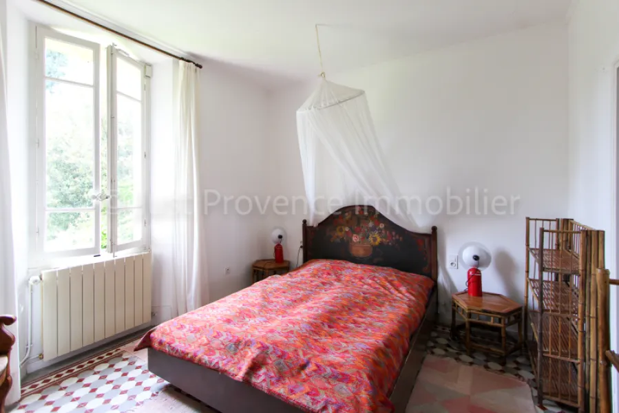 Mas Suzette 9 pièces avec vue, à rénover