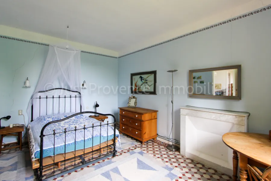 Mas Suzette 9 pièces avec vue, à rénover