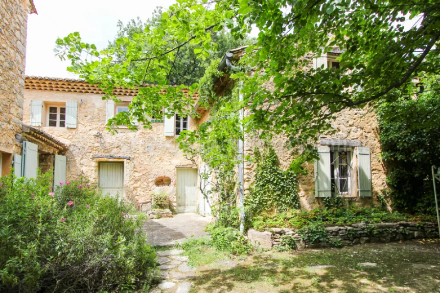 Mas Suzette 9 pièces avec vue, à rénover