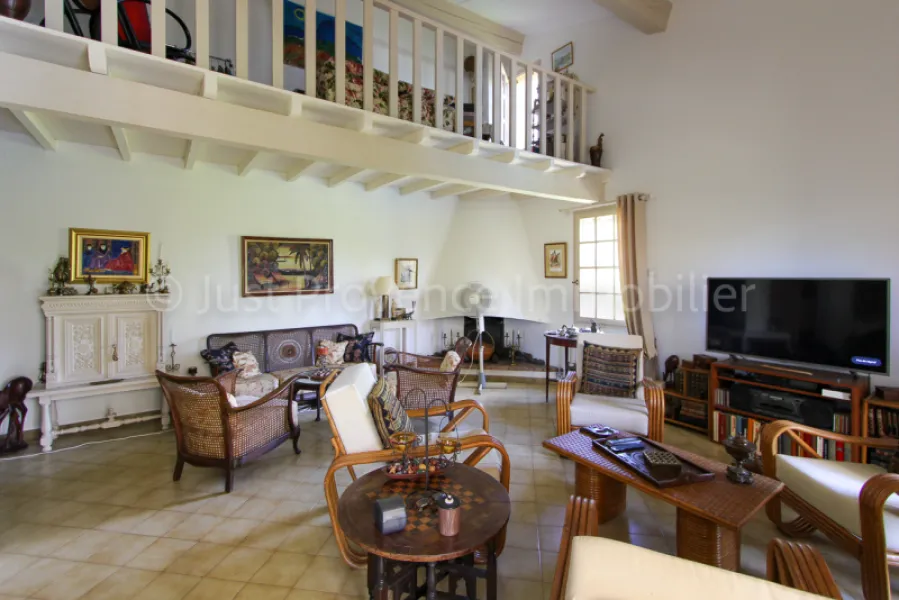 Maison Caromb 5 pièces avec garage et piscine