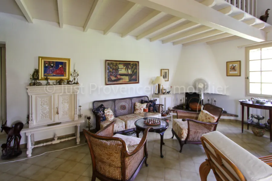 Maison Caromb 5 pièces avec garage et piscine