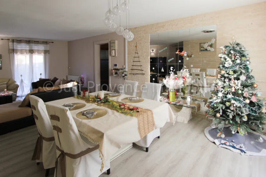 Villa de plain-pied Caromb 5 pièces 140 m2 avec piscine