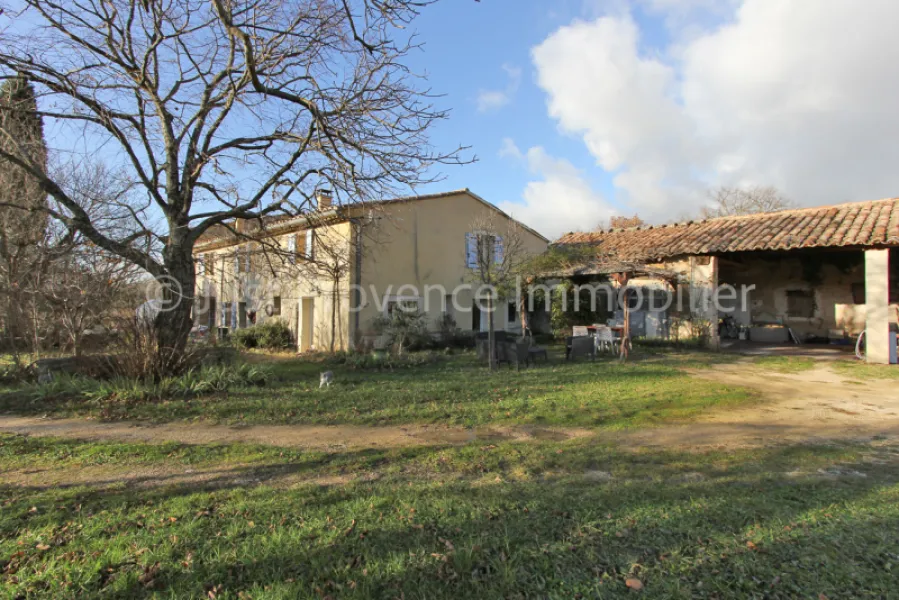 Bedoin Mas  8 pièces sur 10484 m² de terrain