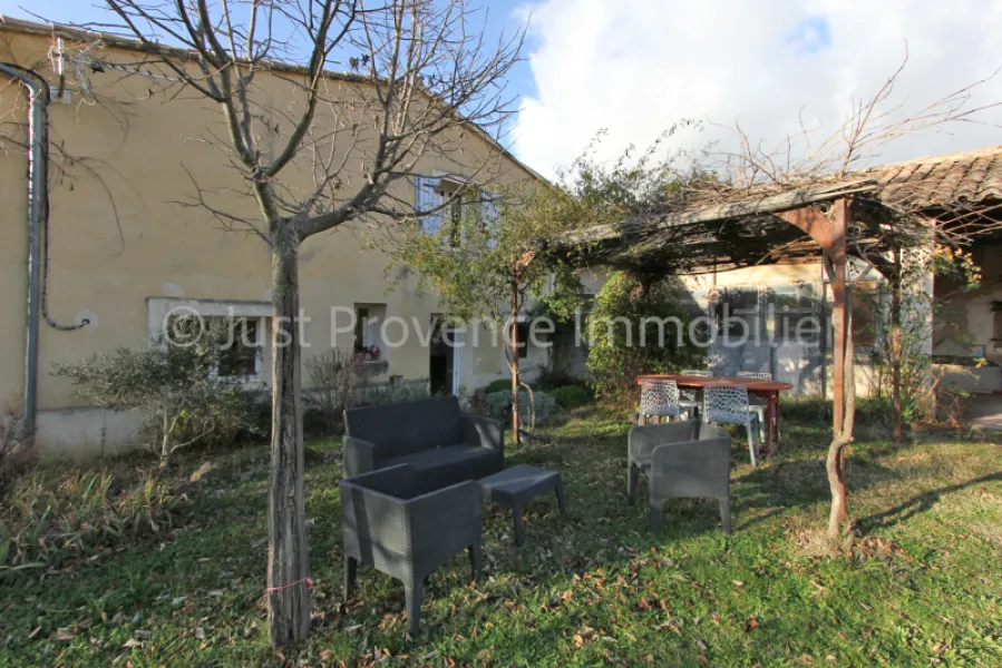 Bedoin Mas  8 pièces sur 10484 m² de terrain