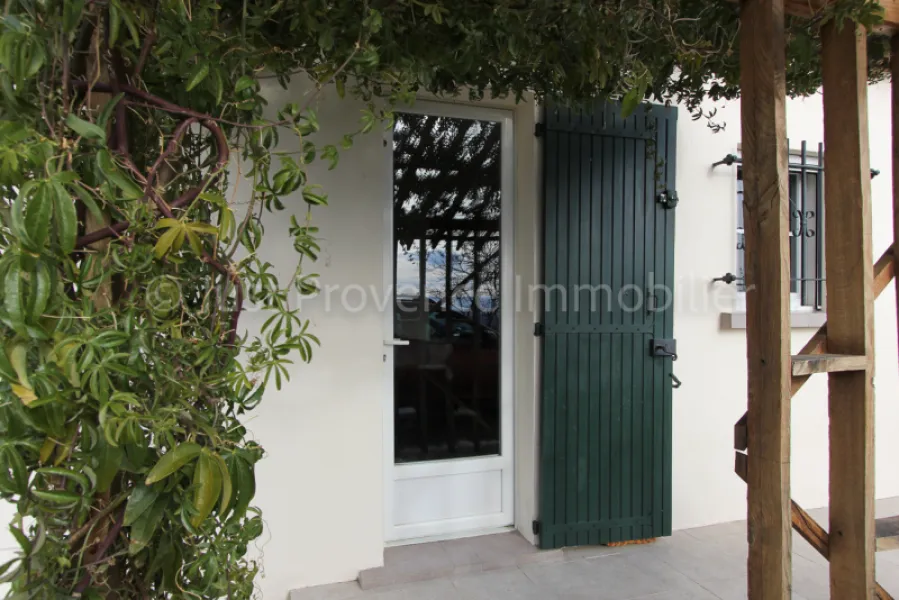 Vente maison Saint Hippolyte Le Graveyron 6 pièces avec superbe vue.