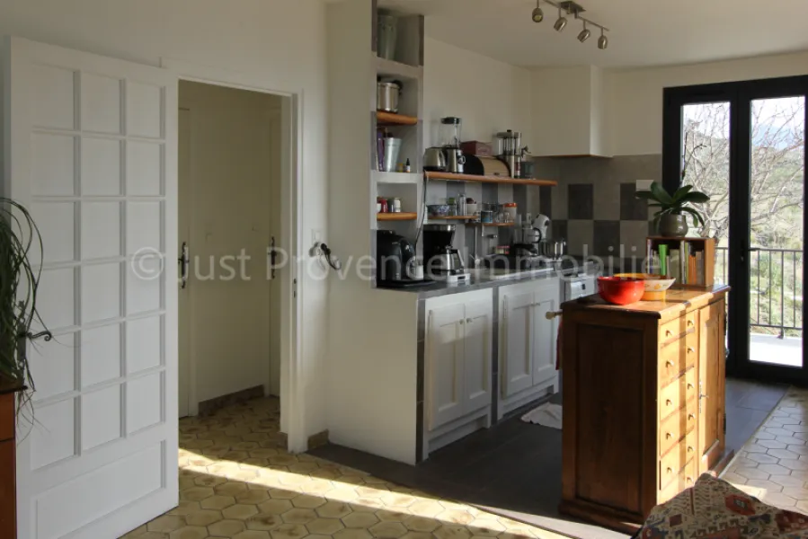 Vente maison Saint Hippolyte Le Graveyron 6 pièces avec superbe vue.