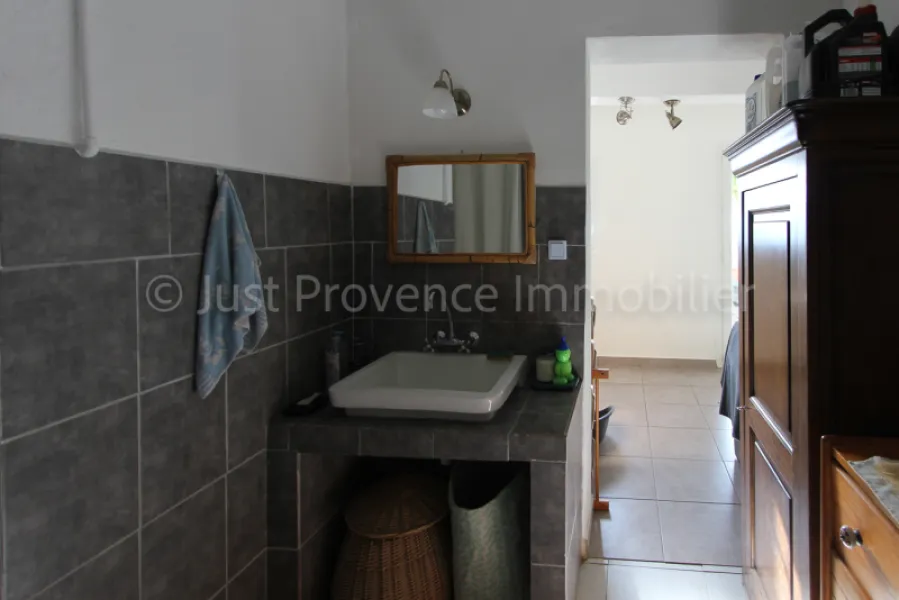 Vente maison Saint Hippolyte Le Graveyron 6 pièces avec superbe vue.