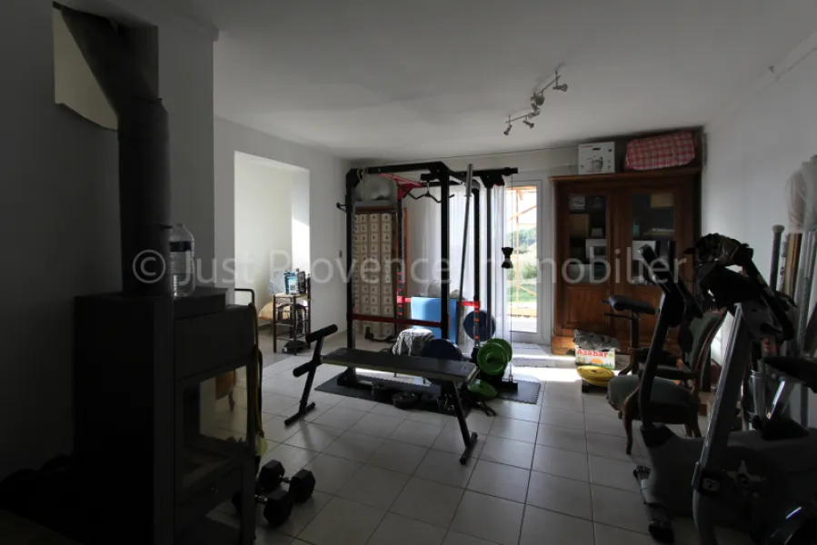 Vente maison Saint Hippolyte Le Graveyron 6 pièces avec superbe vue.