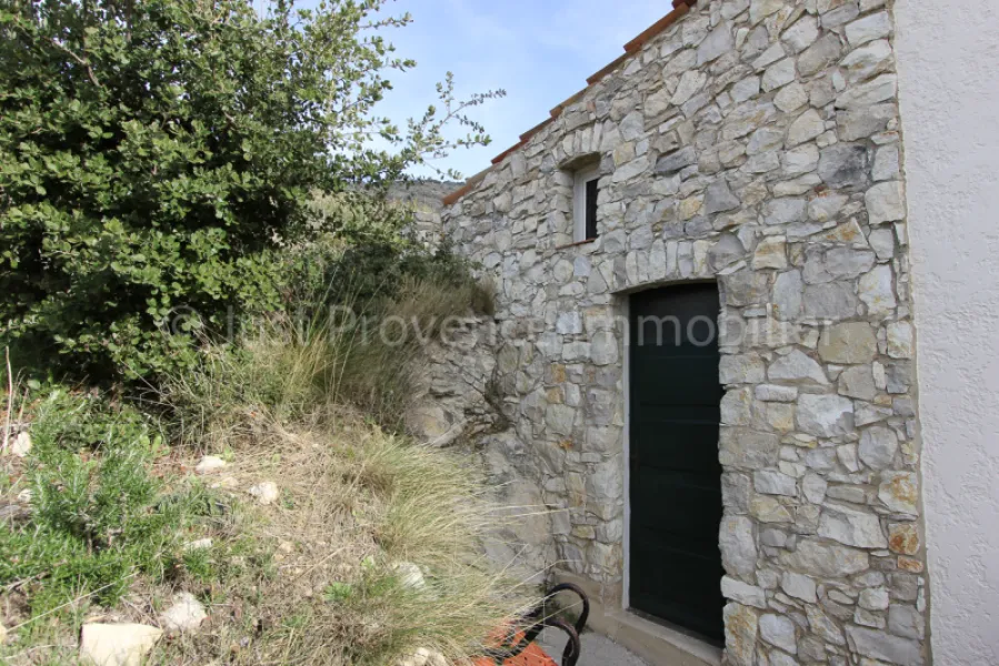 Vente maison Saint Hippolyte Le Graveyron 6 pièces avec superbe vue.