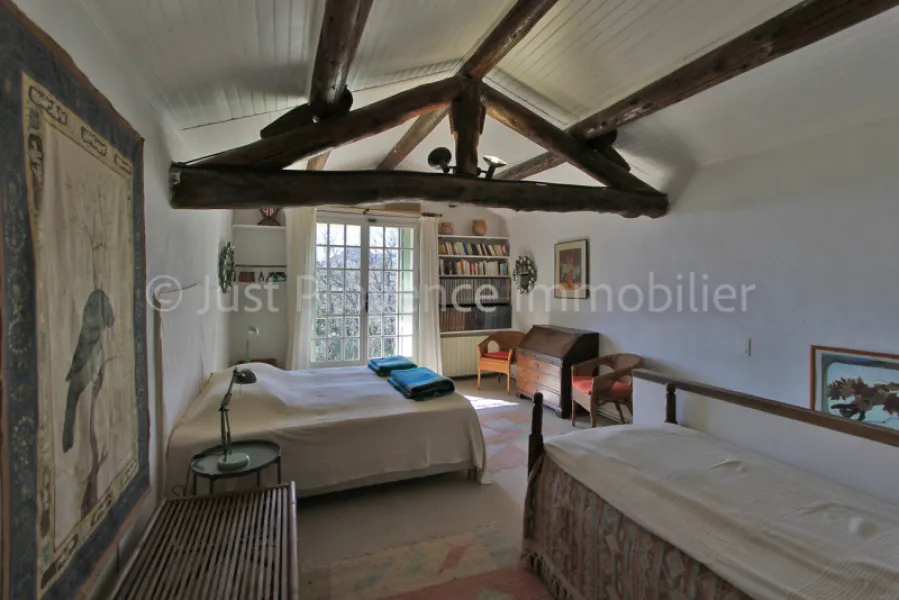 Mas Suzette 9 pièces avec vue, à rénover