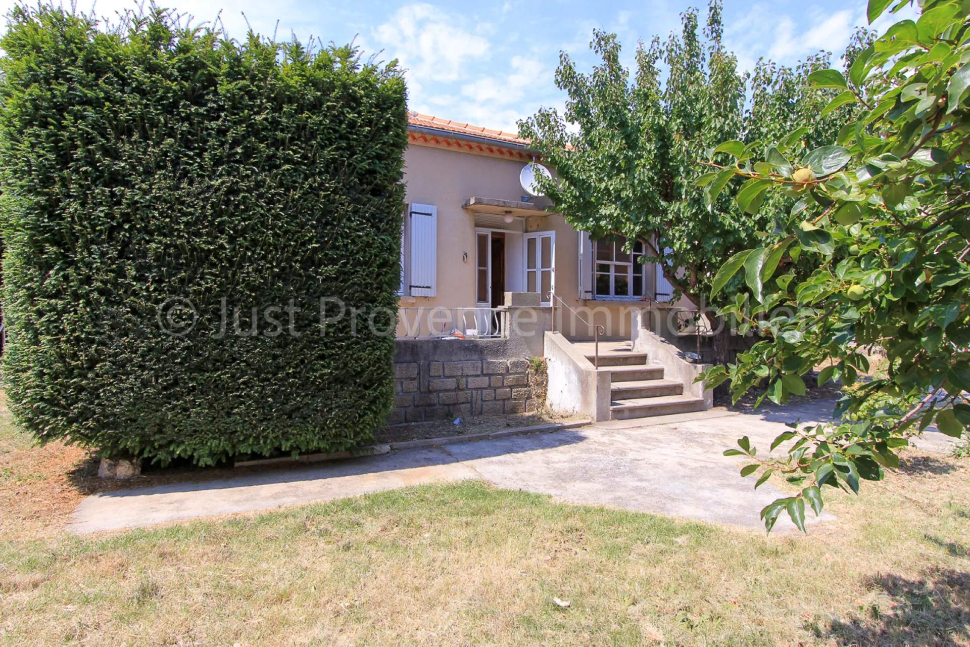 House in Bedoin, 4 rooms, 100 m2 with garage and outbuilding