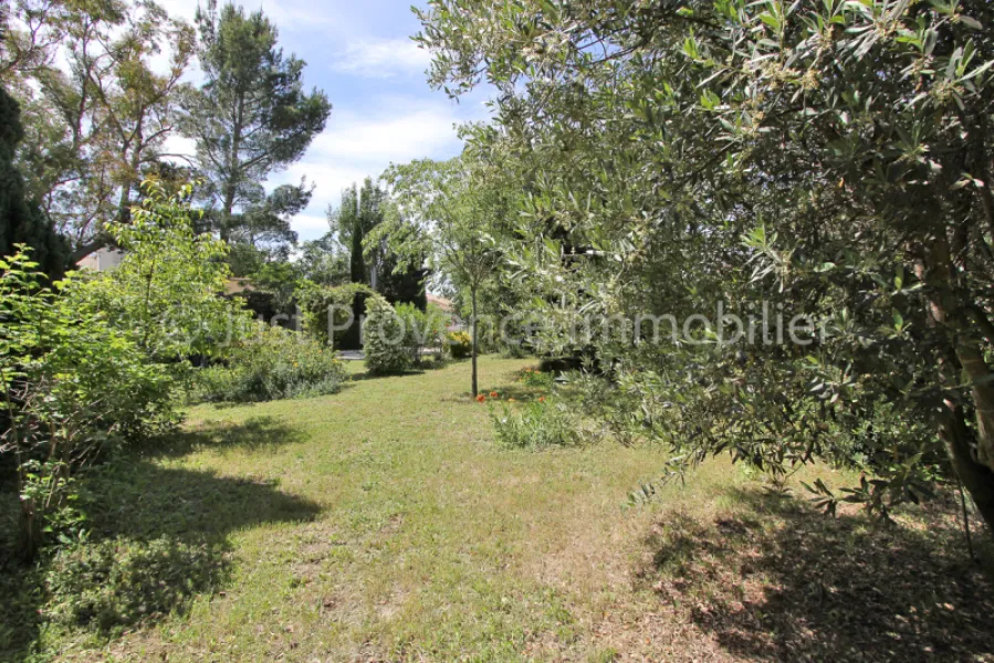 Carpentras villa de 127 m² avec garage et piscine sur un terrain de 1253 m²