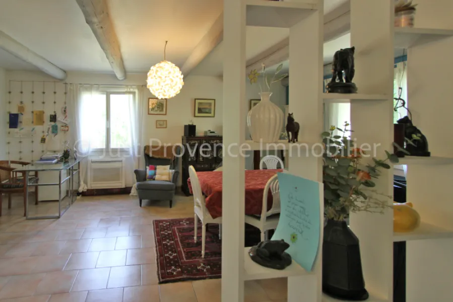 Carpentras villa de 127 m² avec garage et piscine sur un terrain de 1253 m²