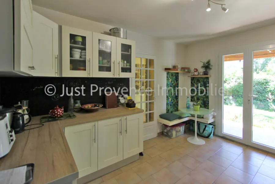 Carpentras villa de 127 m² avec garage et piscine sur un terrain de 1253 m²