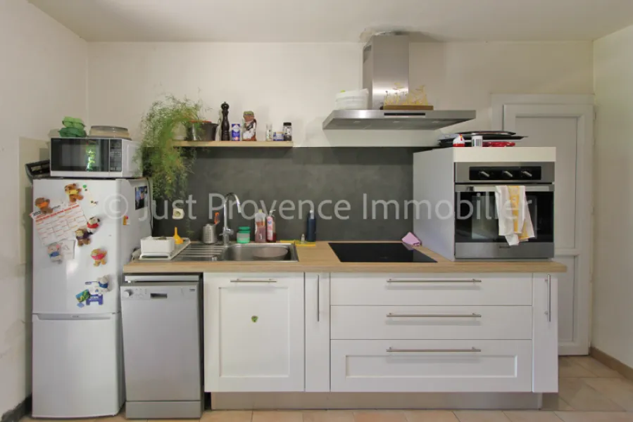 Carpentras villa de 127 m² avec garage et piscine sur un terrain de 1253 m²