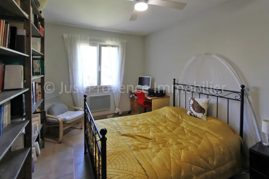 Carpentras villa de 127 m² avec garage et piscine sur un terrain de 1253 m²