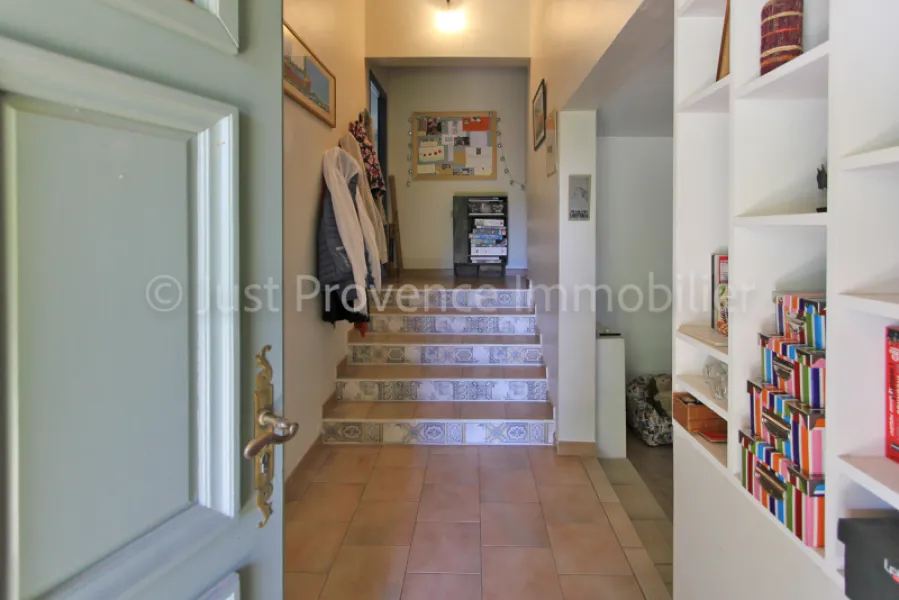 Carpentras villa de 127 m² avec garage et piscine sur un terrain de 1253 m²