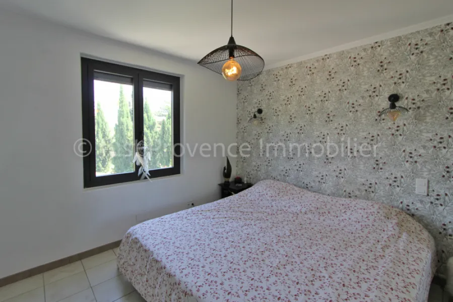 Caromb, villa avec piscine sur 1069 m² de terrain