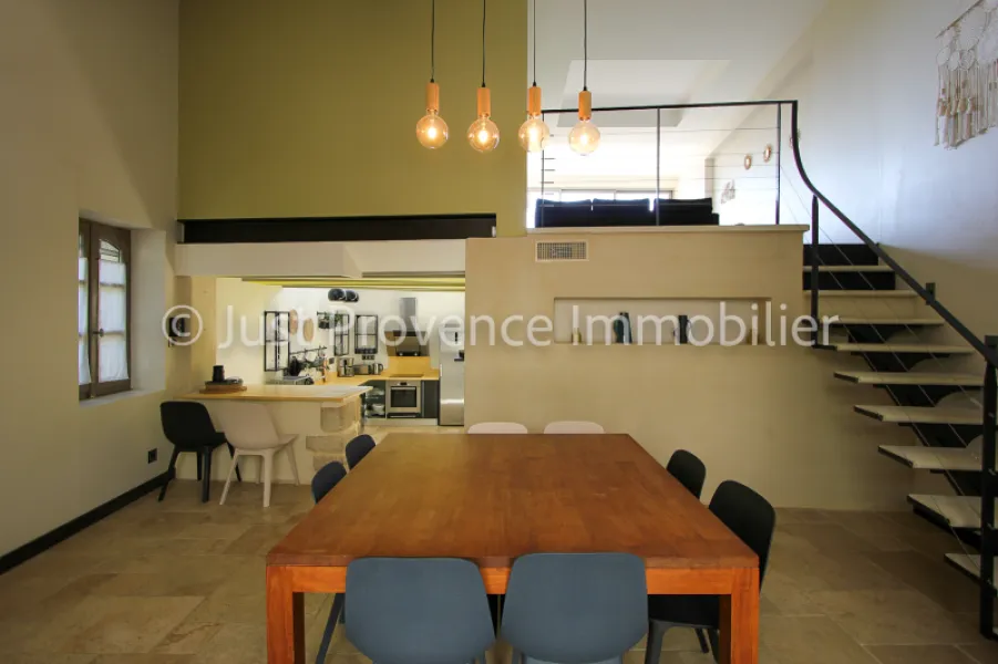 House in Le Barroux, 8 rooms, 161.84 m2 with terraces and garden