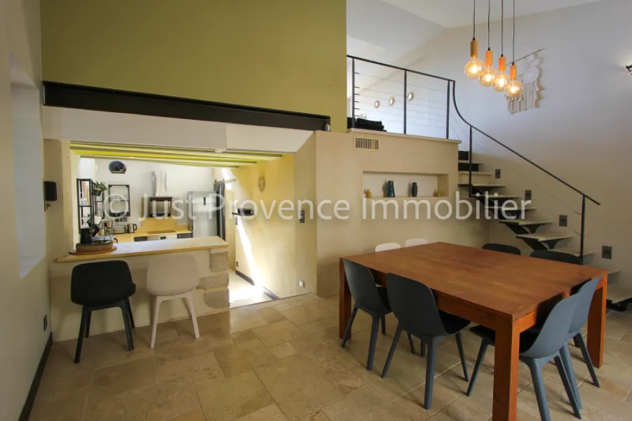 House in Le Barroux, 8 rooms, 161.84 m2 with terraces and garden