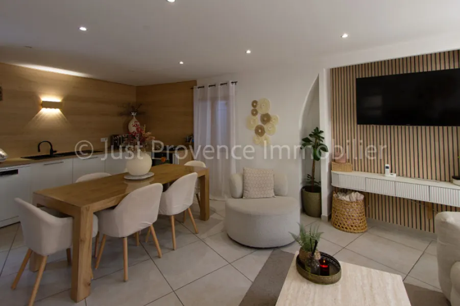 Caromb House, 4 rooms