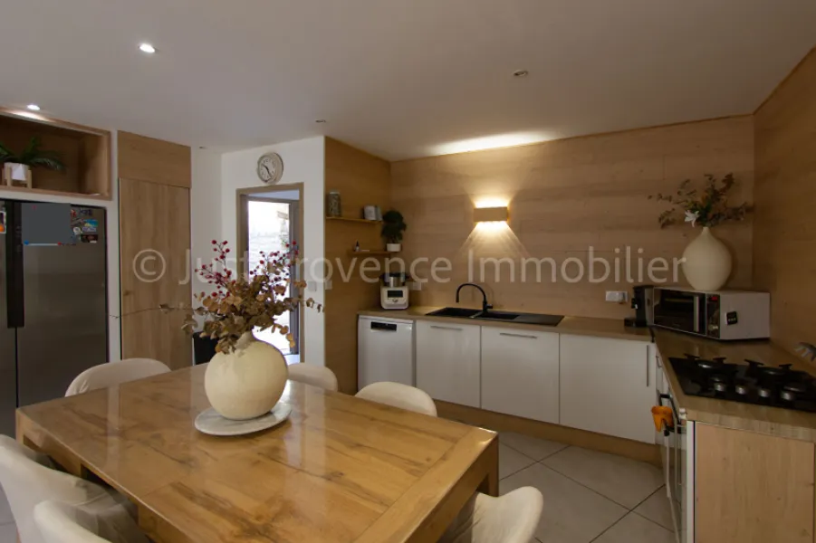 Caromb House, 4 rooms