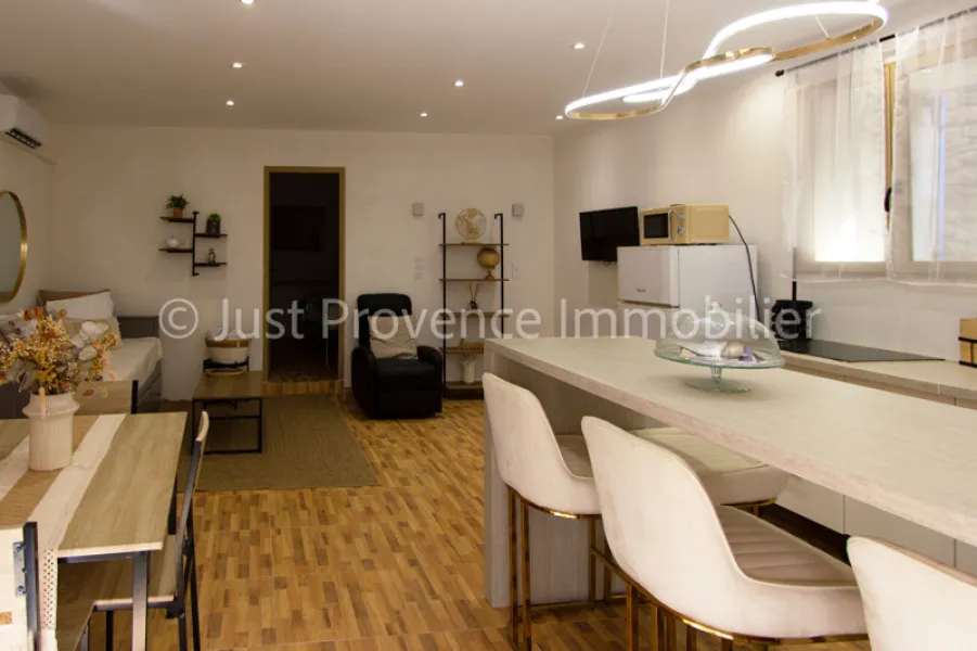 Caromb House, 4 rooms