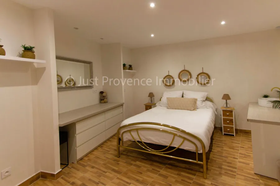 Caromb House, 4 rooms