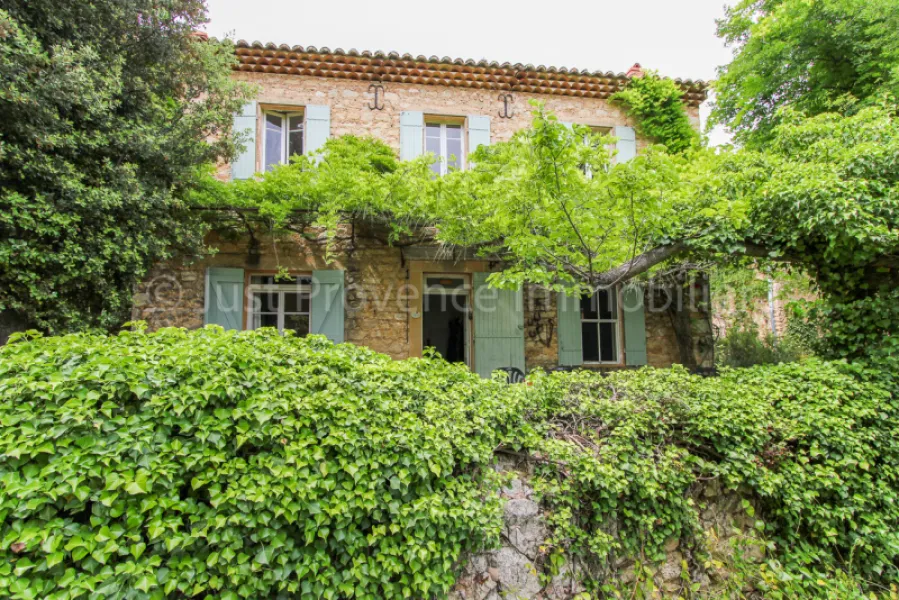 Mas Suzette 9 pièces avec vue, à rénover